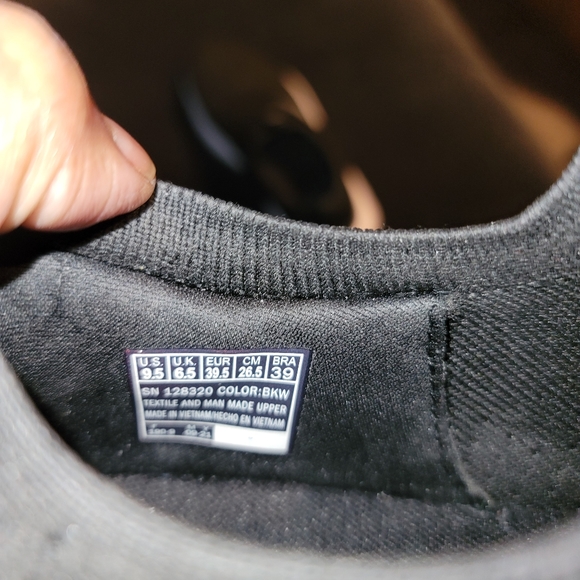 SKECHERS - Picture 5 of 5